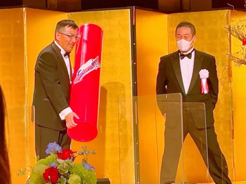 社長交代式の重すぎるバトン